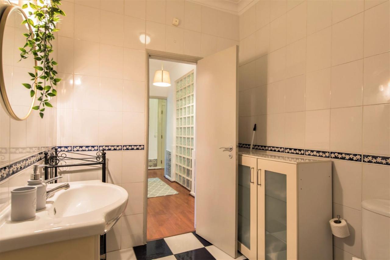 Charming Chiado 2Bedr W/Balcony And View Appartement Lissabon Buitenkant foto